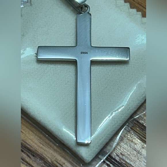 NWOT S925 Cross Pendant - Picture 2 of 4